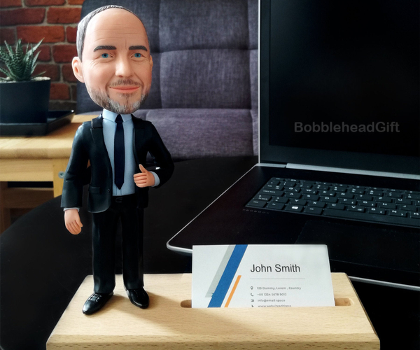 personalized-bobblehead-business-card-holder