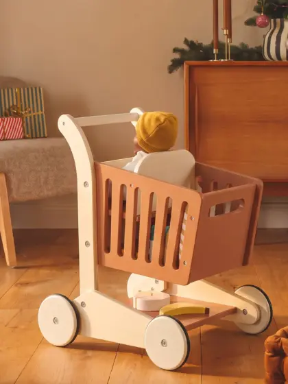Spiel-Einkaufswagen mit Puppensitz aus Holz FSC®