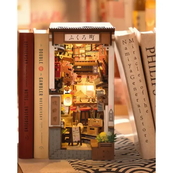 Book Nook Holzbausatz – Sakura Weingasse