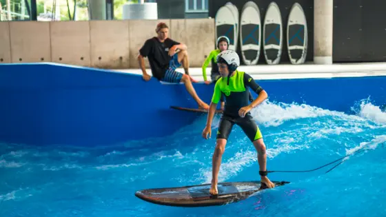 Indoor Surfen (Kinder bis 14 J.) - Arena München